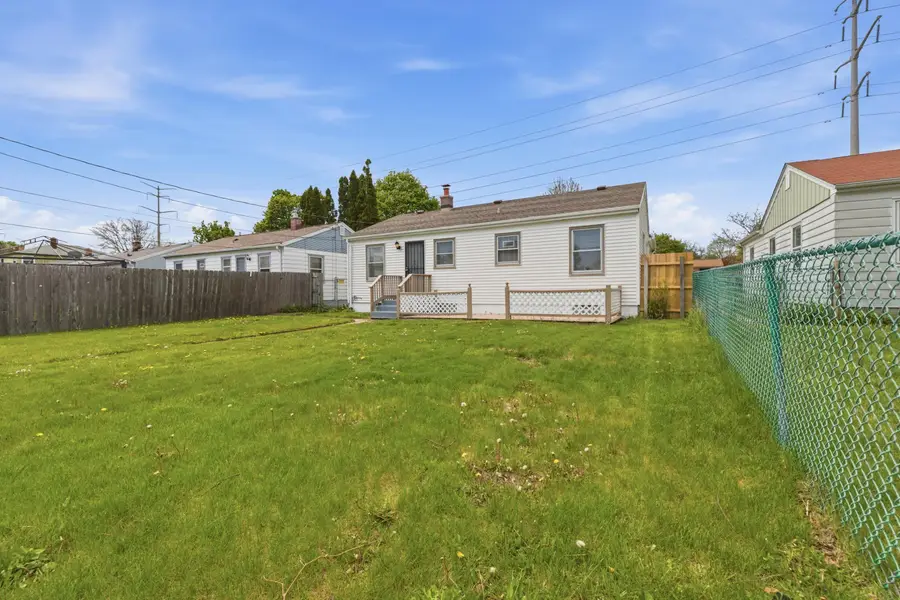 5062 N 20th St, Milwaukee, WI 53209 - #3