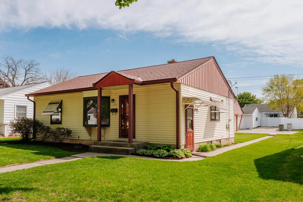 3276 S 69th St, Milwaukee, WI 53219 - #1