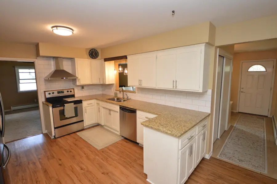2132 Rambling Rose Rd, Waukesha, WI 53186 - #3