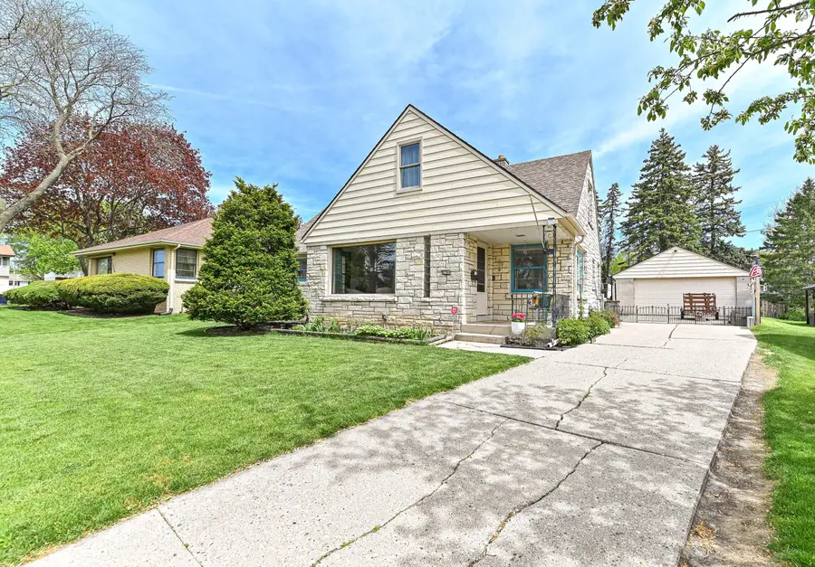 2746 S 77th St, West Allis, WI 53219 - #2
