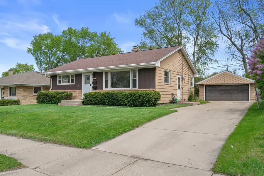5228 N 107th St, Milwaukee, WI 53225 - #2