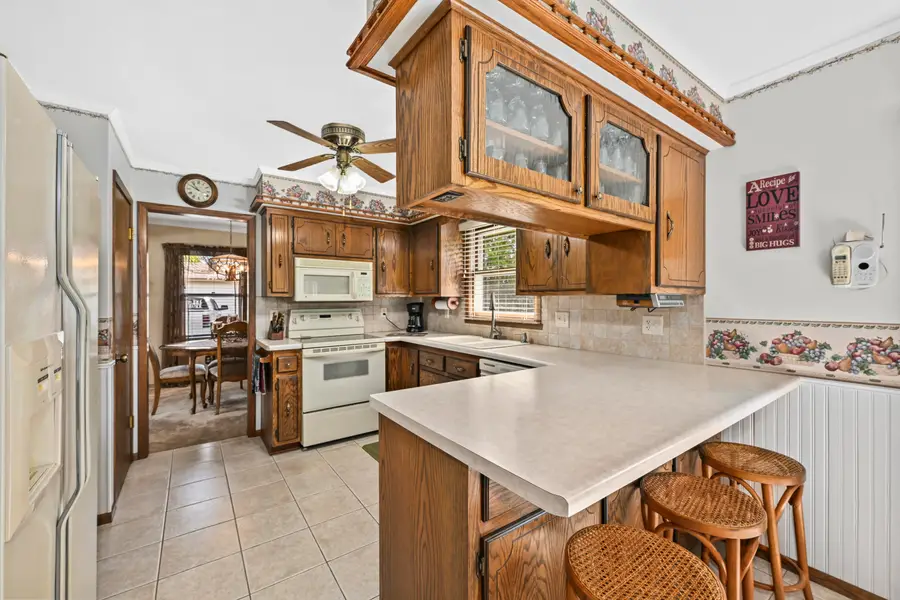 3459 Oak Tree Ln, Elmwood Park, WI 53405 - #2