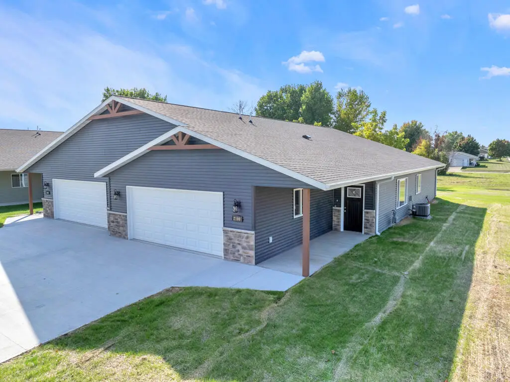 2100 S 21st St, Manitowoc, WI 54220 - #1