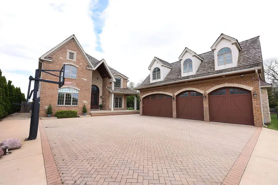 2611 E Lake Shore Dr, Twin Lakes, WI 53181 - #3