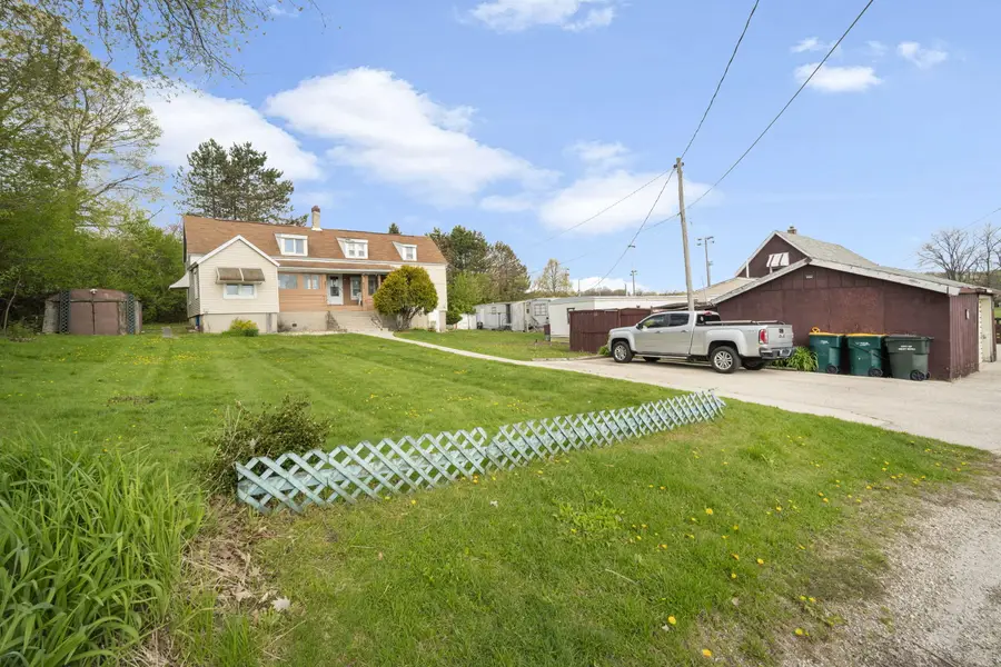 831 N Silverbrook Dr, West Bend, WI 53090 - #2