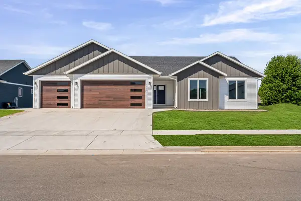1050 Crockett Dr, Holmen, WI 54636