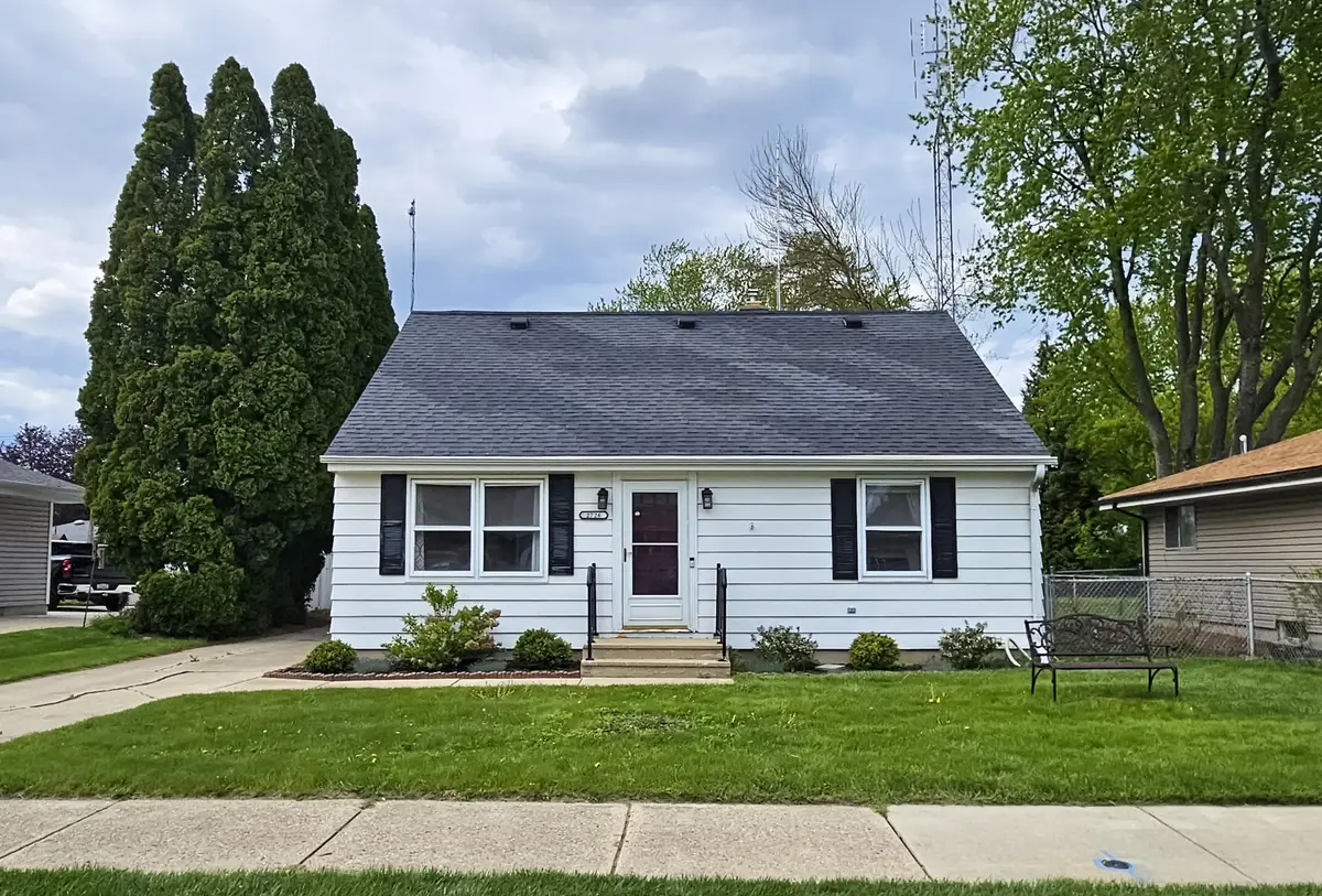 2726 84th St, Kenosha, WI 53143 - #1
