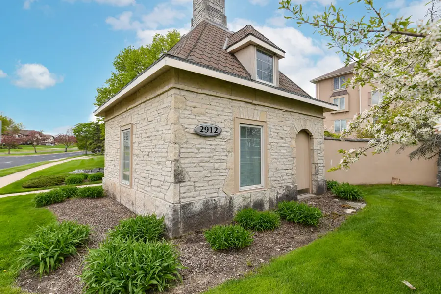 2912 N University Dr, Waukesha, WI 53188 - #2