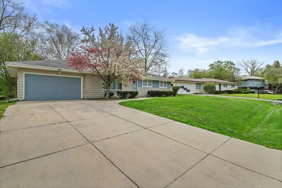 5427 W Spring Ln, Milwaukee, WI 53223 - #3
