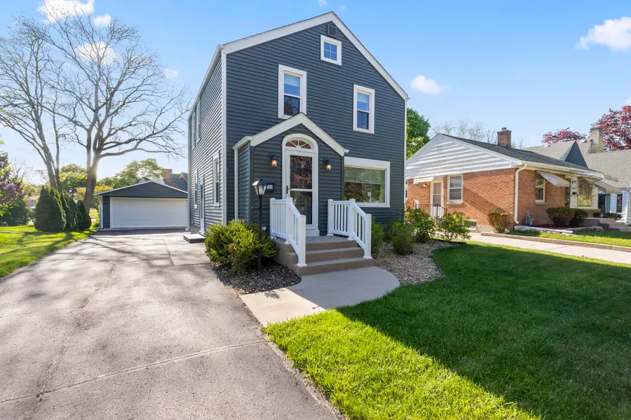 126 N Maple Ter, Oconomowoc, WI 53066 - #2