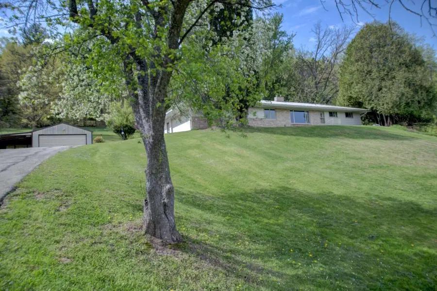 W601 Hillview Dr, Bergen, WI 54658 - #2