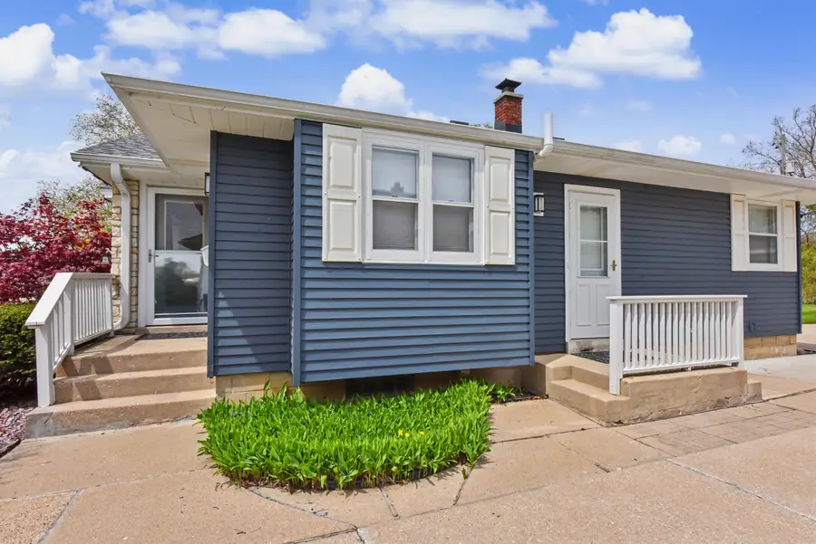 810 Carrington Ave, South Milwaukee, WI 53172 - #3