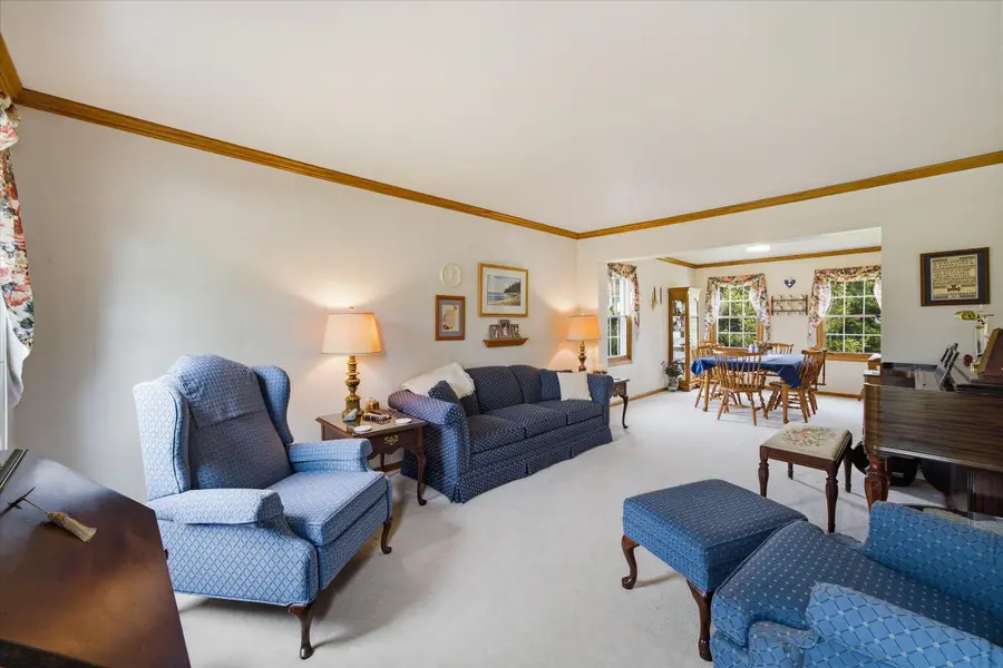 410 S Claremont Rd, Saukville, WI 53080 - #3