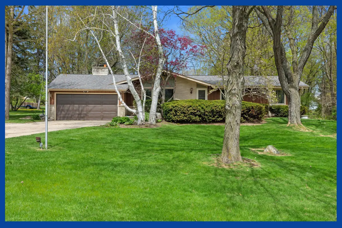 1135 Country Highlands Dr, Richfield, WI 53033 - #1