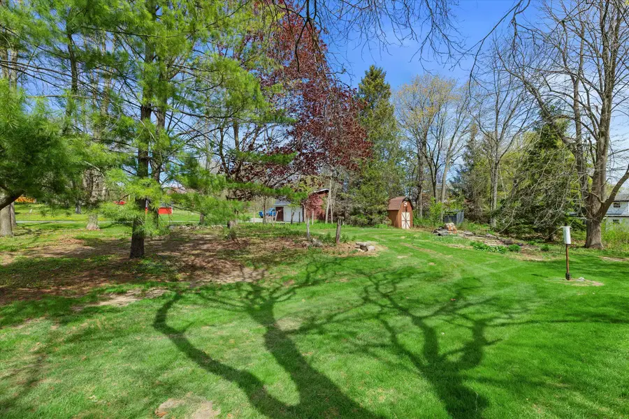 1135 Country Highlands Dr, Richfield, WI 53033 - #2
