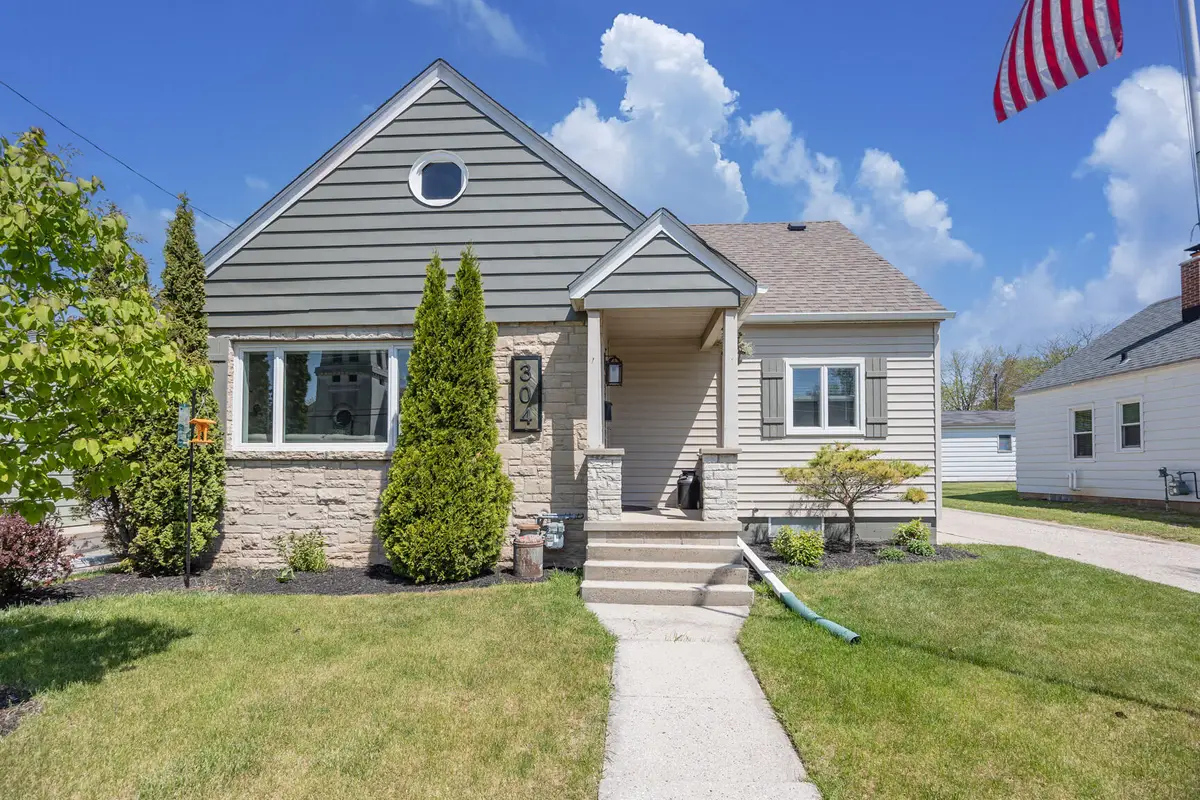 304 Fredonia Ave, Fredonia, WI 53021 - #1