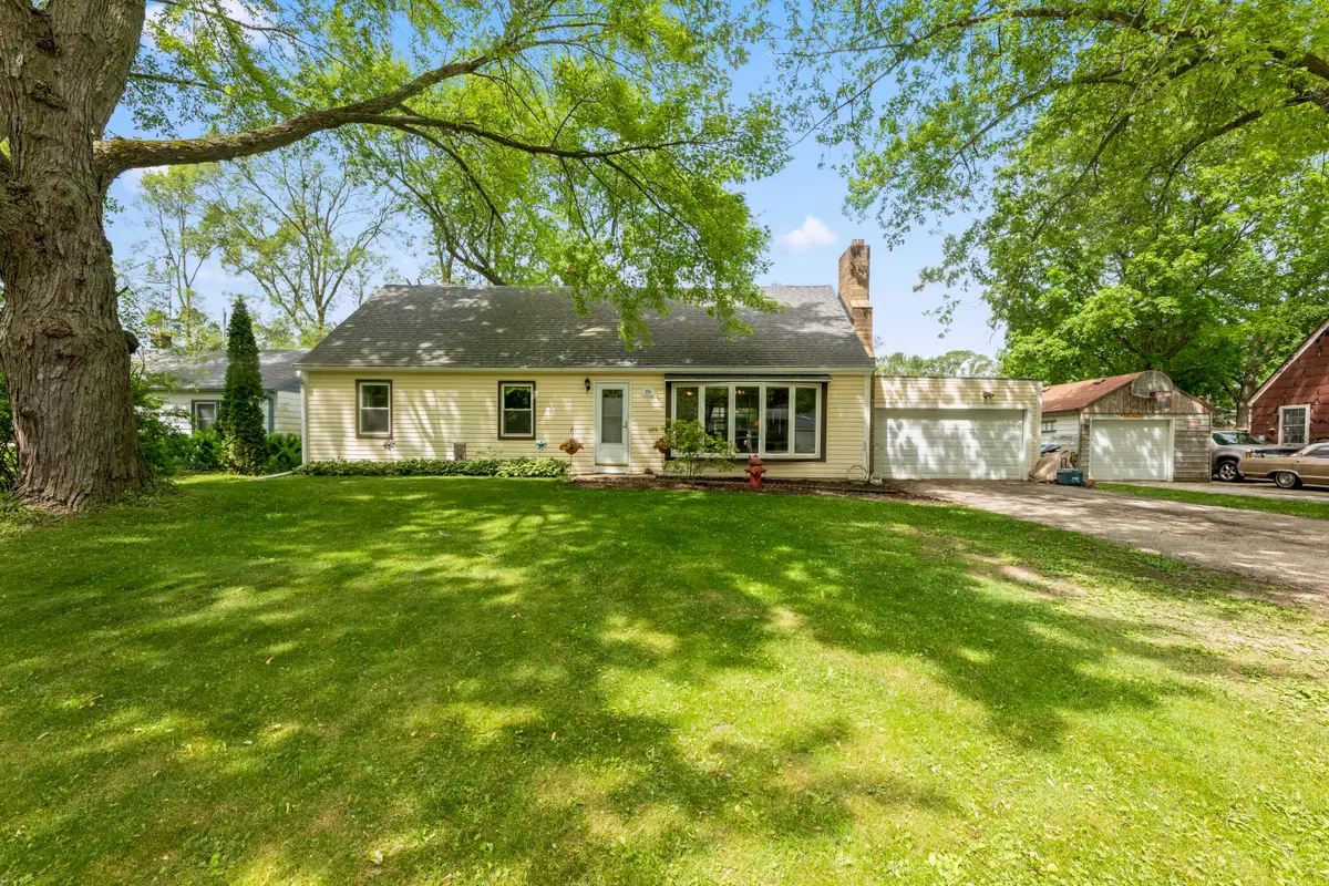 251 S Main St, Dousman, WI 53118 - #1
