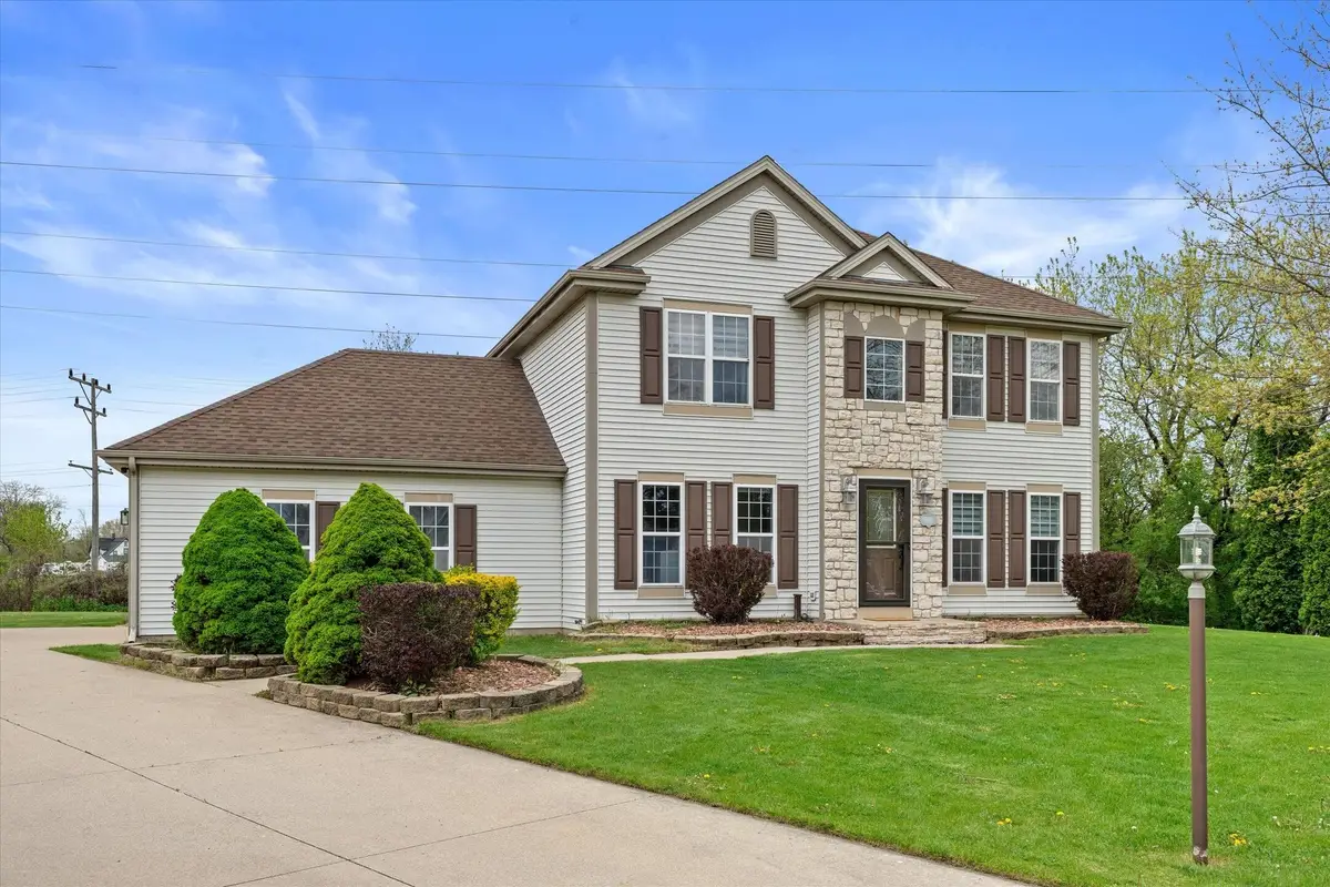 7589 S Pacific St, Franklin, WI 53132 - #1