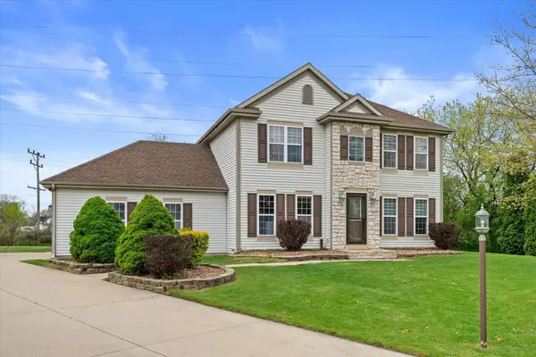7589 S Pacific St, Franklin, WI 53132