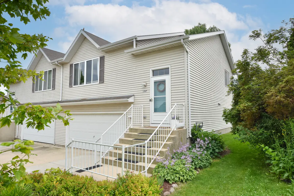 1467 W 2nd Ave, Port Washington, WI 53074 - #1