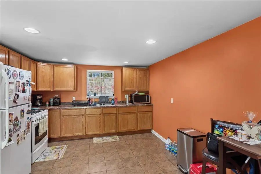 816 Maple St, Twin Lakes, WI 53181 - #3