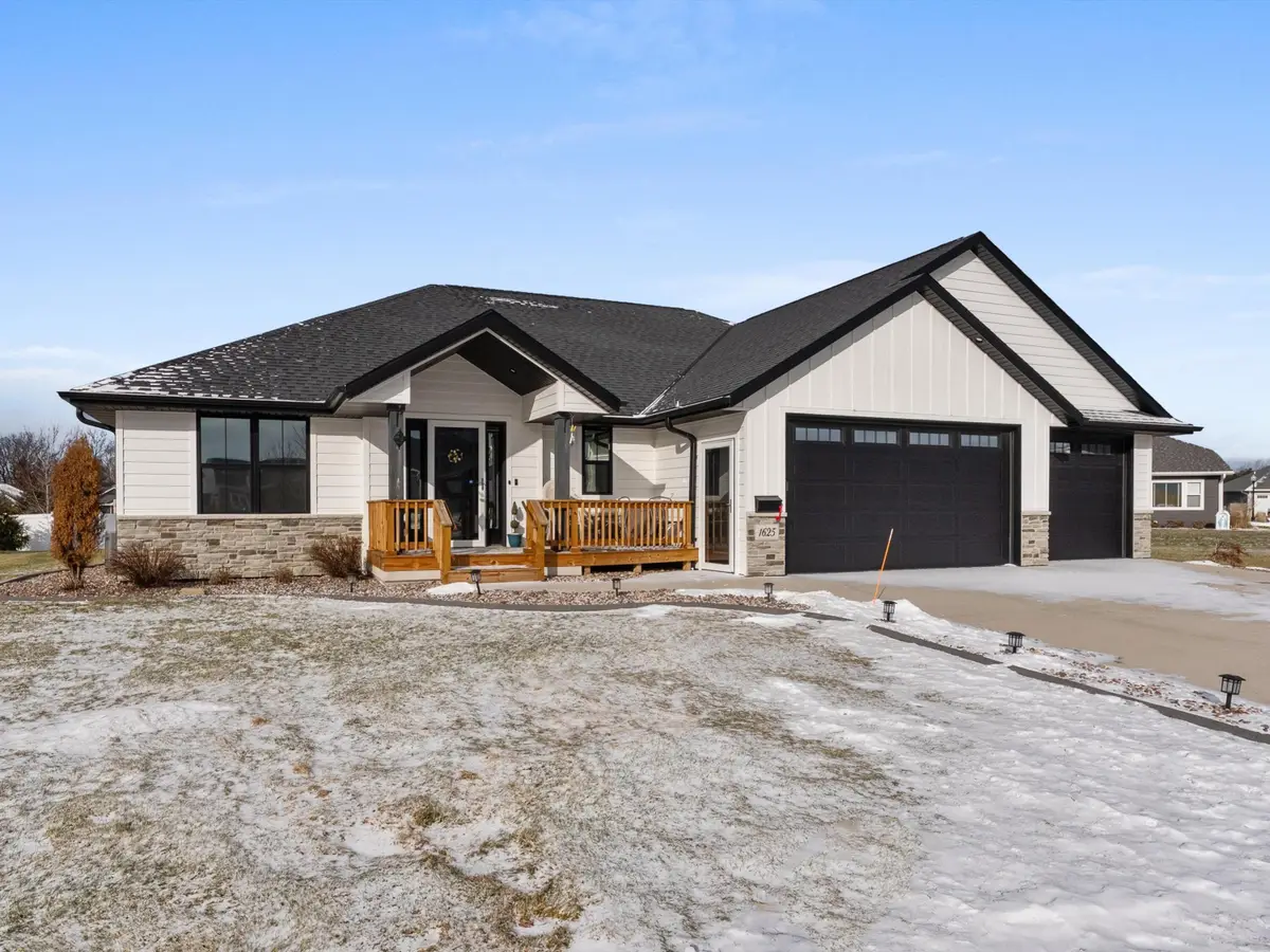 1625 Drusillas Way, Howard, WI 54313 - #1