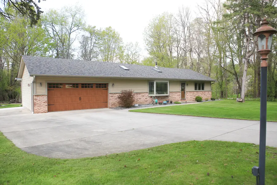 N64W34206 Bayview Rd, Oconomowoc, WI 53066 - #2