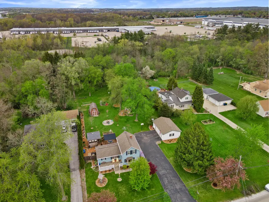 520 W Oakwood Rd, Oak Creek, WI 53154 - #2