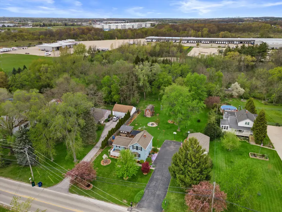 520 W Oakwood Rd, Oak Creek, WI 53154 - #3