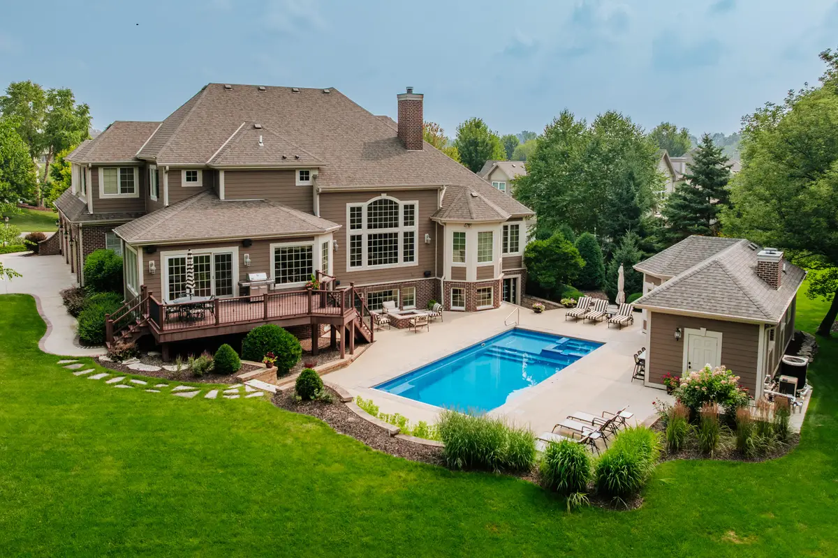 W210N5415 Carters Crossing Cir, Menomonee Falls, WI 53051 - #1