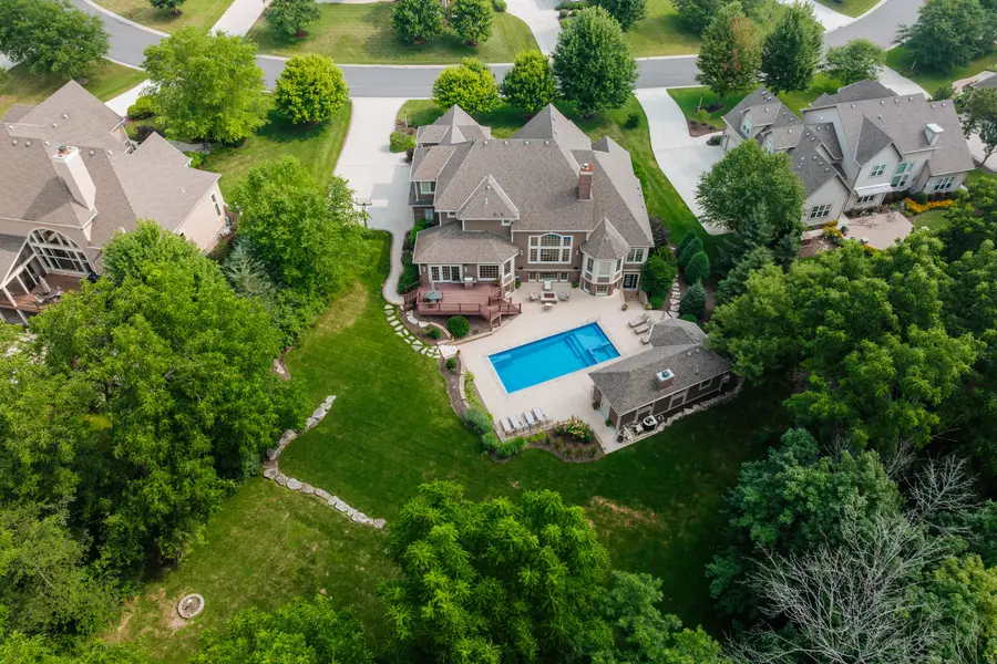 W210N5415 Carters Crossing Cir, Menomonee Falls, WI 53051 - #3