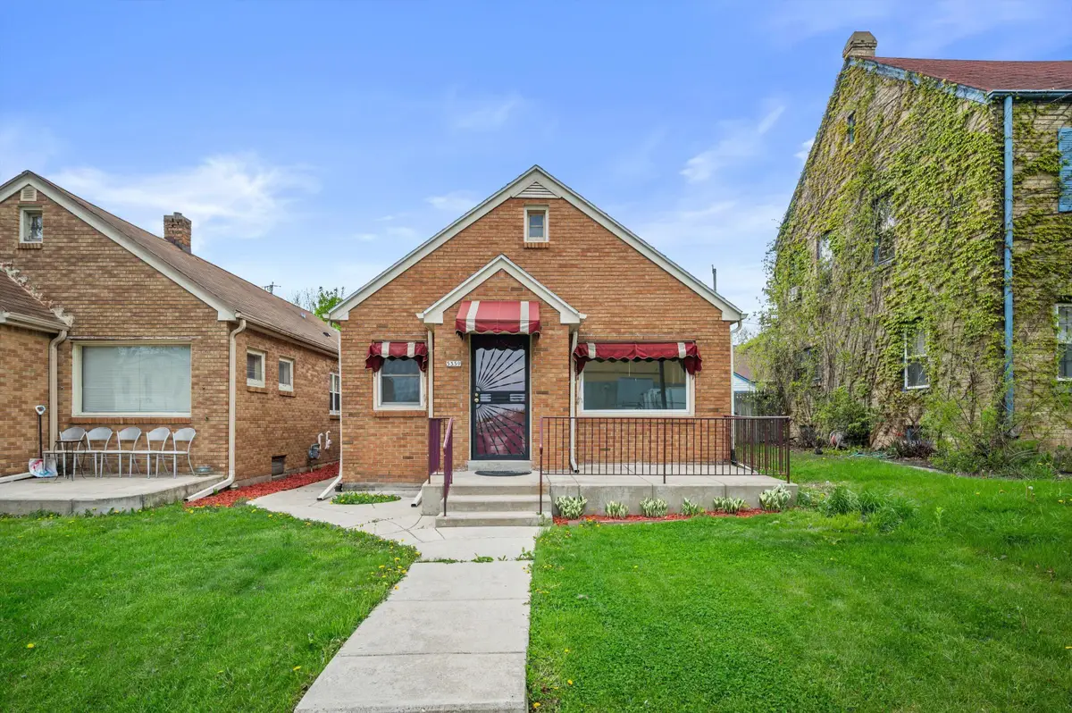 5359 N 33rd St, Milwaukee, WI 53209 - #1