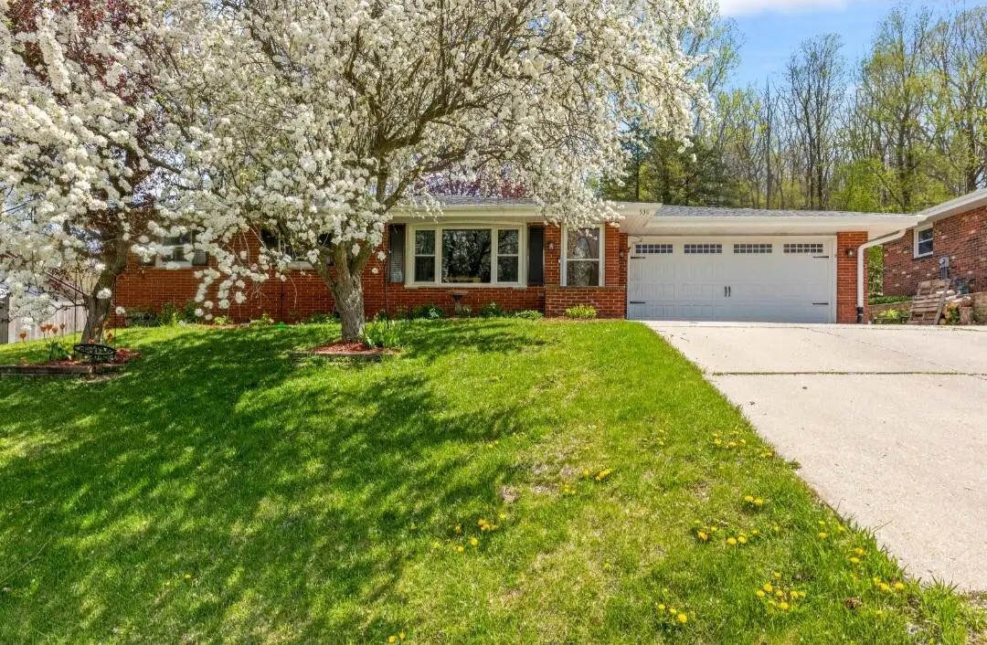 530 Oak Ter, Slinger, WI 53086 - #1