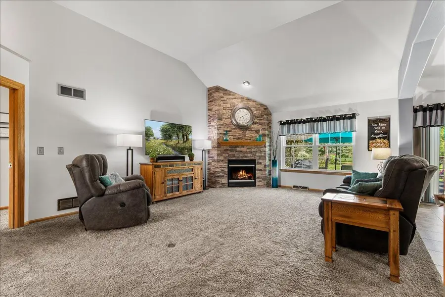 1990 Hummingbird Dr, Jackson, WI 53037 - #2