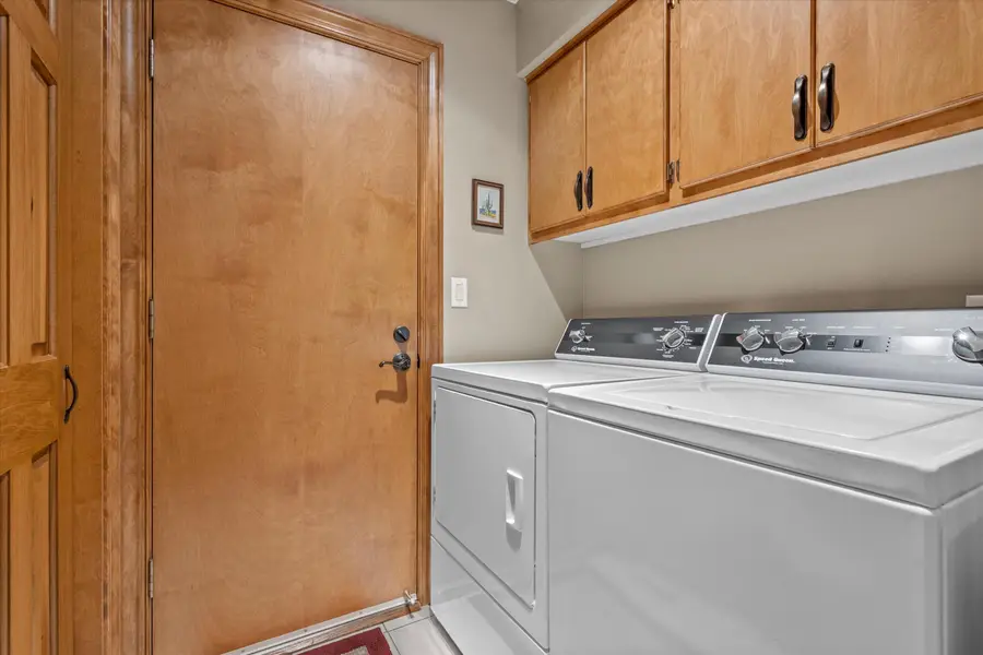 625 S Stonehedge Dr, Brookfield, WI 53045 - #3