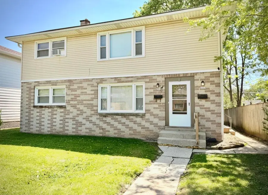 8221 W Villard Ave, Milwaukee, WI 53218 - #2