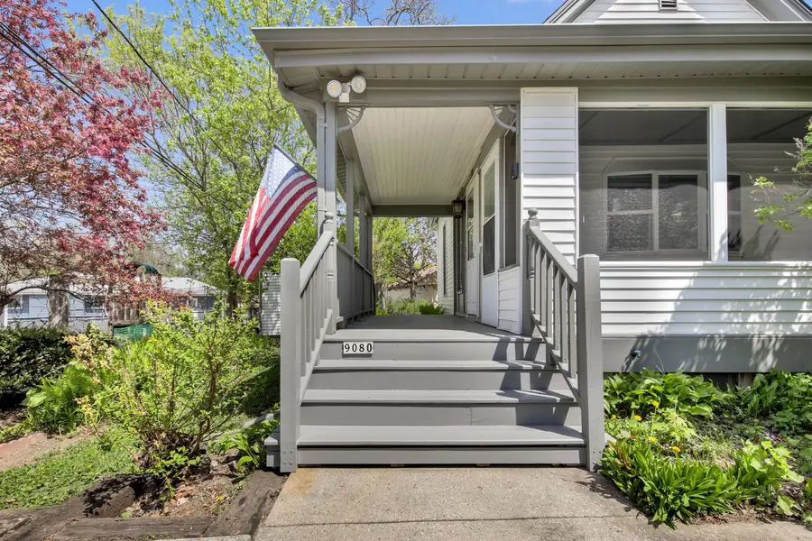 9080 S Chicago Ct, Oak Creek, WI 53154 - #2