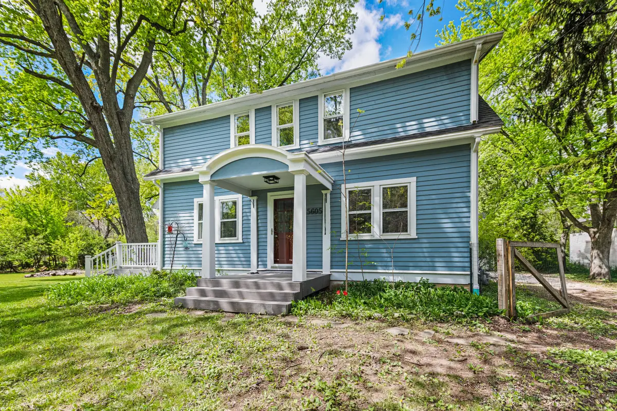 5605 W Pine Ln, Mequon, WI 53092 - #1