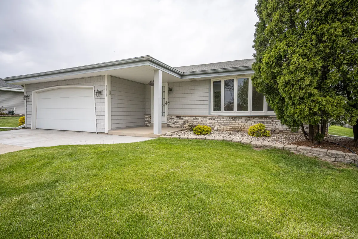 3812 W Jodi Pl, Franklin, WI 53132 - #1