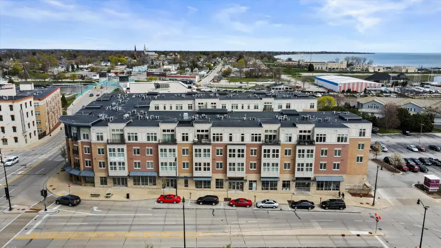 141 Main St, Racine, WI 53403 - #2