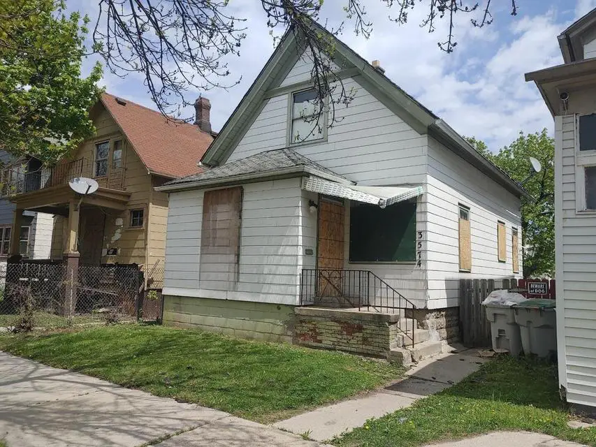 3574 N 10th St, Milwaukee, WI 53206 - #1