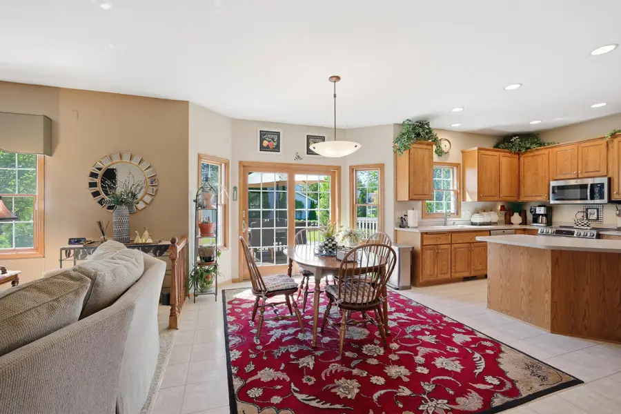 6852 Bellvue Ct, Newburg, WI 53090 - #2