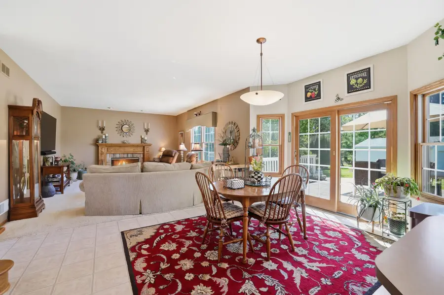6852 Bellvue Ct, Newburg, WI 53090 - #3