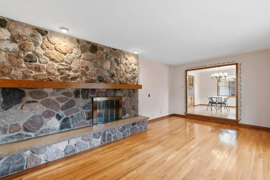 4050 Sleeping Dragon Rd, West Bend, WI 53095 - #2