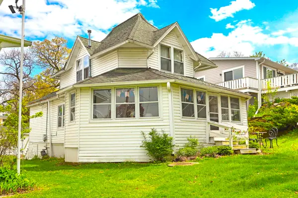 641 Hazel Ct, Fontana, WI 53125