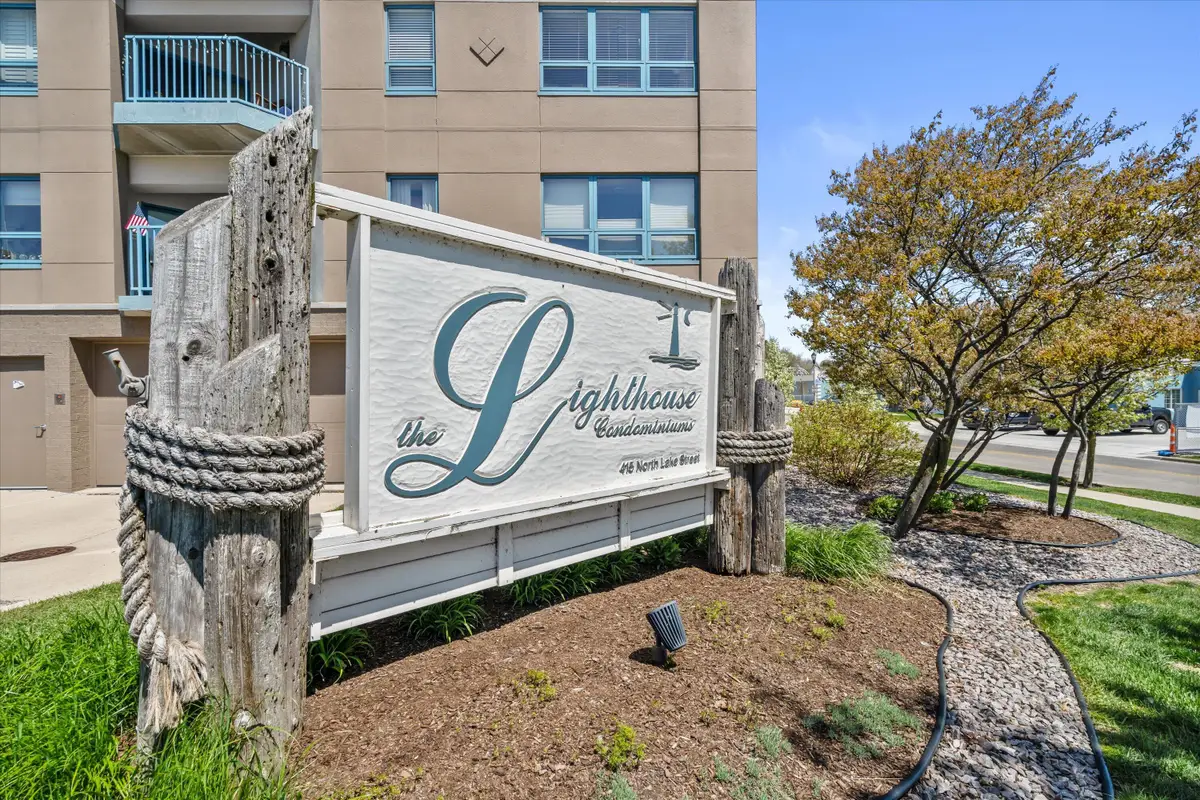 415 N Lake St, Port Washington, WI 53074 - #1