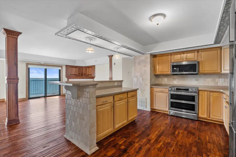 415 N Lake St, Port Washington, WI 53074 - #3