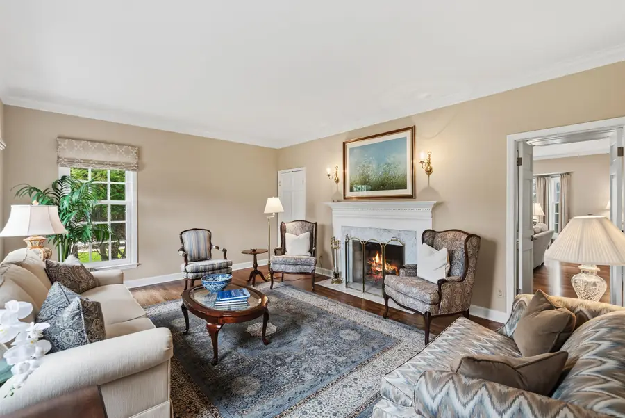10539 N Haddonstone Pl, Mequon, WI 53092 - #2