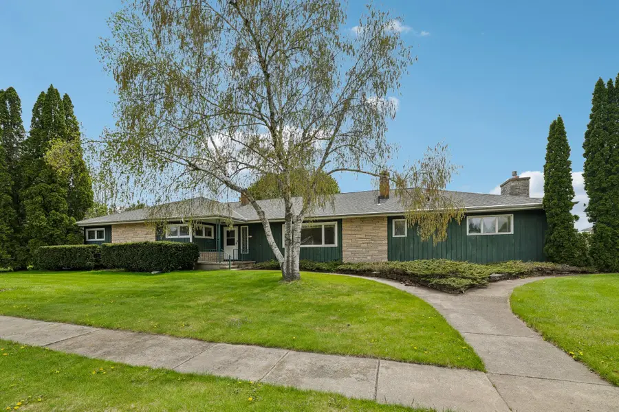 611 Mckinley St, Waupun, WI 53963 - #2
