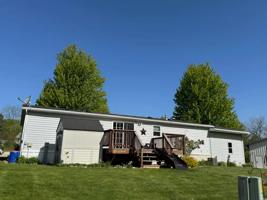 105 Aztanlan St, Johnson Creek, WI 53038 - #2